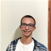 Studente di economia del terzo anno offre lezioni di ripetizione per studenti delle superiori e aiuto compiti medie e elementari